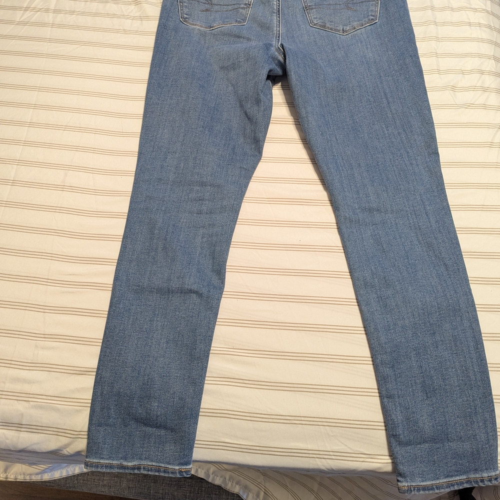 American Eagle Light Blue Jeans - Picture 5 of 6